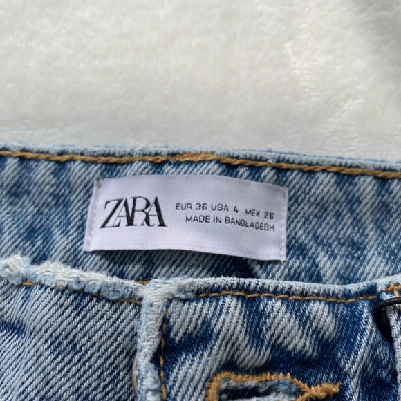 Zara light wash jeans - Picture 3 of 4